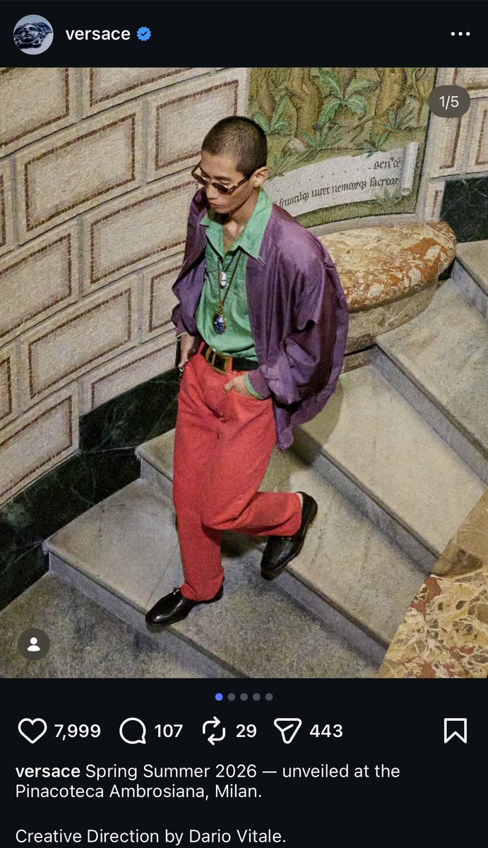 chrryprettstbby's tweet image. Not only Versace but new Versace 💜