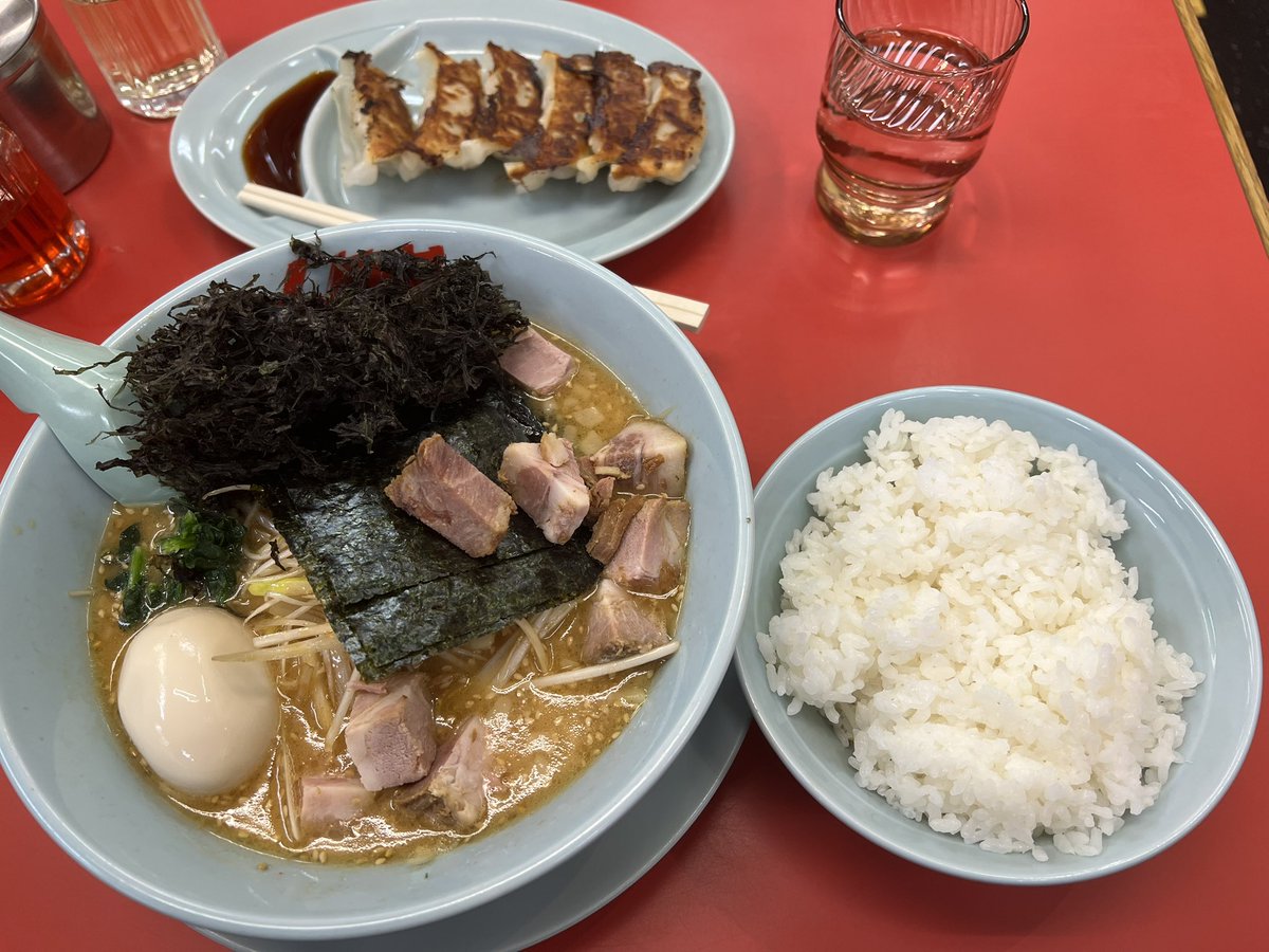 トレヴ tweet media