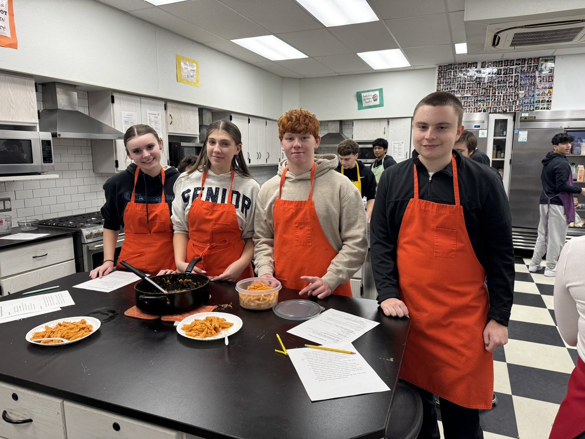 Mrs.Waake tweet media