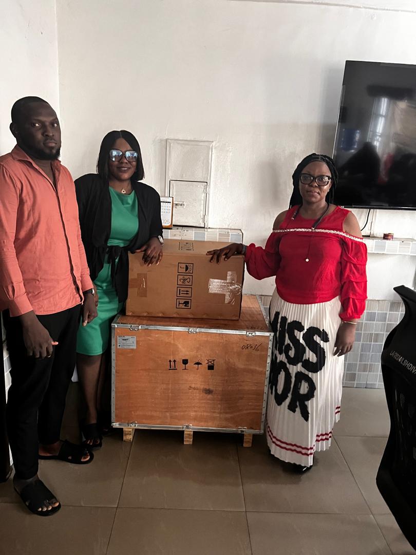 LagHDistrict04's tweet photo. The Medical Laboratory Services, Lagos Health District IV presented a Fully Automated Chemistry Analyser and 3part Hematology Analyser to Akerele Primary Health Care, Surulere LGA & Olojowon PHC, Apapa LCDA, to enhance quality healthcare services to all community members
#HDIV https://t.co/vSPy7KWmaH