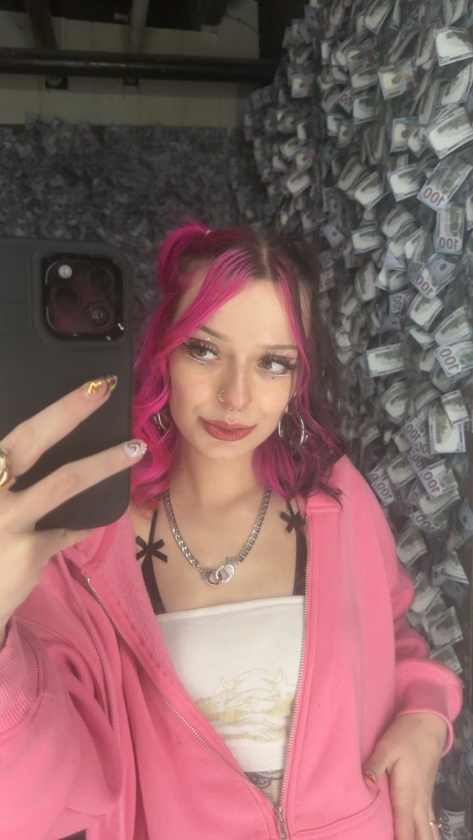 mireya ❣️ tweet media