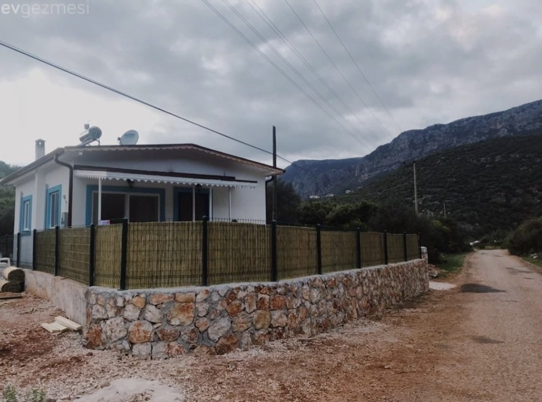 Tarım alanlarına yapılan yapıların yıkılması için Ş.Urfa Valiliğin başlattığı yıkım uygulamasını destekliyoruz.
Tarım alanları hızla betonlaşıyor
5403 Toprak Kuruma Kanunu ugulanmalı.Tarım,Hazine alanları Urfada işgal altında
Valimiz Sn.Hasan Şıldak'ın aldığı kararı destekliyoruz