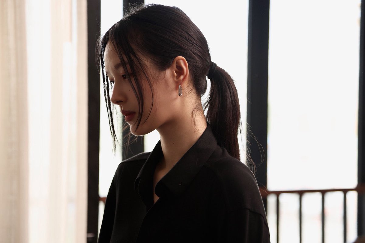 firstklore's tweet image. if i had a nickel for every time a character decided to run their parents’ business with fluffy cats included i’d have two nickels, which isn’t a lot but it’s crazy it happened twice 

#CatForCashEP1