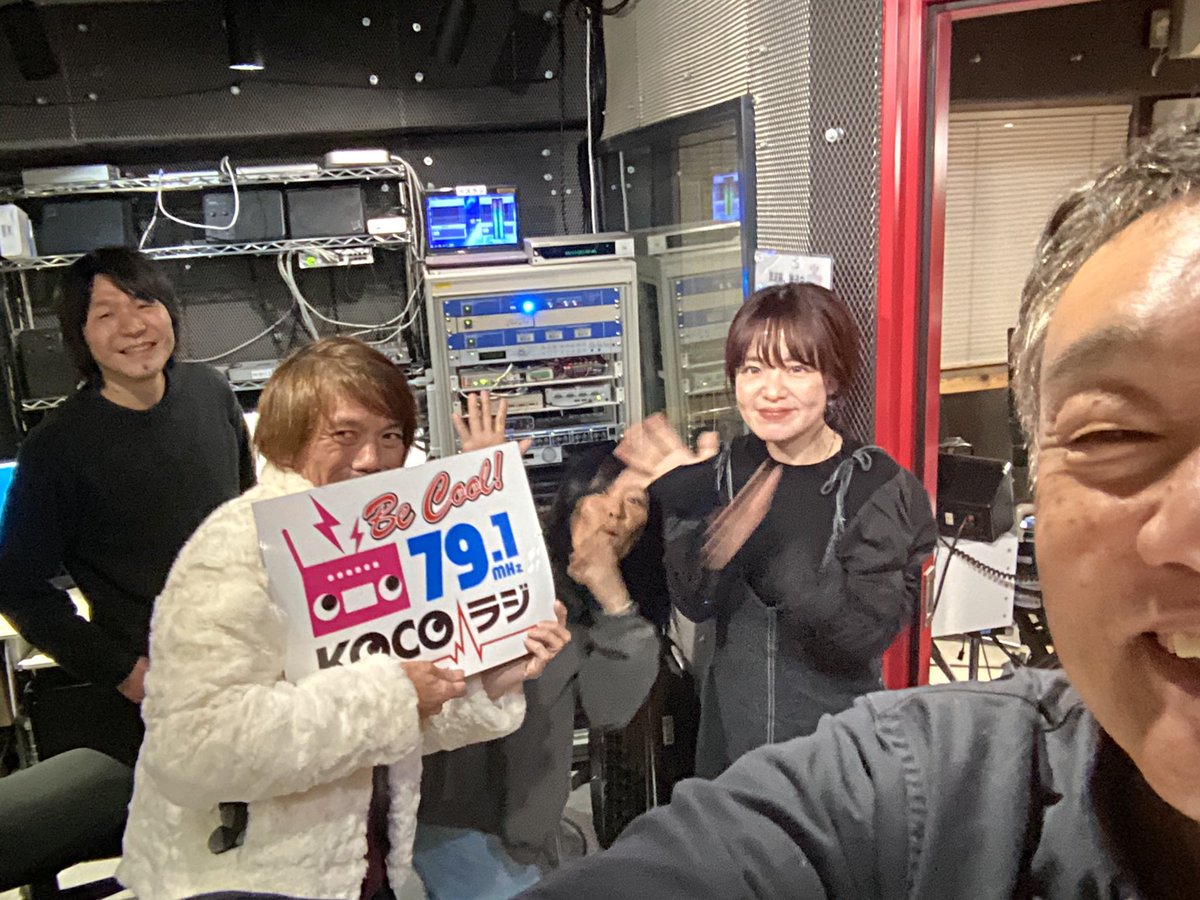 CounterParts1's tweet image. 1月23日金PM10:00 
 今年最初の
#カウンターパーツの全員プログレッシブ
ゲストMCはJuni.、ベルガモのヨシタ&amp;amp;あかね
インディーズコレクションのゲストは
郡山重鎮キーボーディスト服部伊久夫ちゃん
どんな番組って？って事で前回放送分を期間限定で
Youtubeにアップしました

youtu.be/rIbtTIk7Hkc