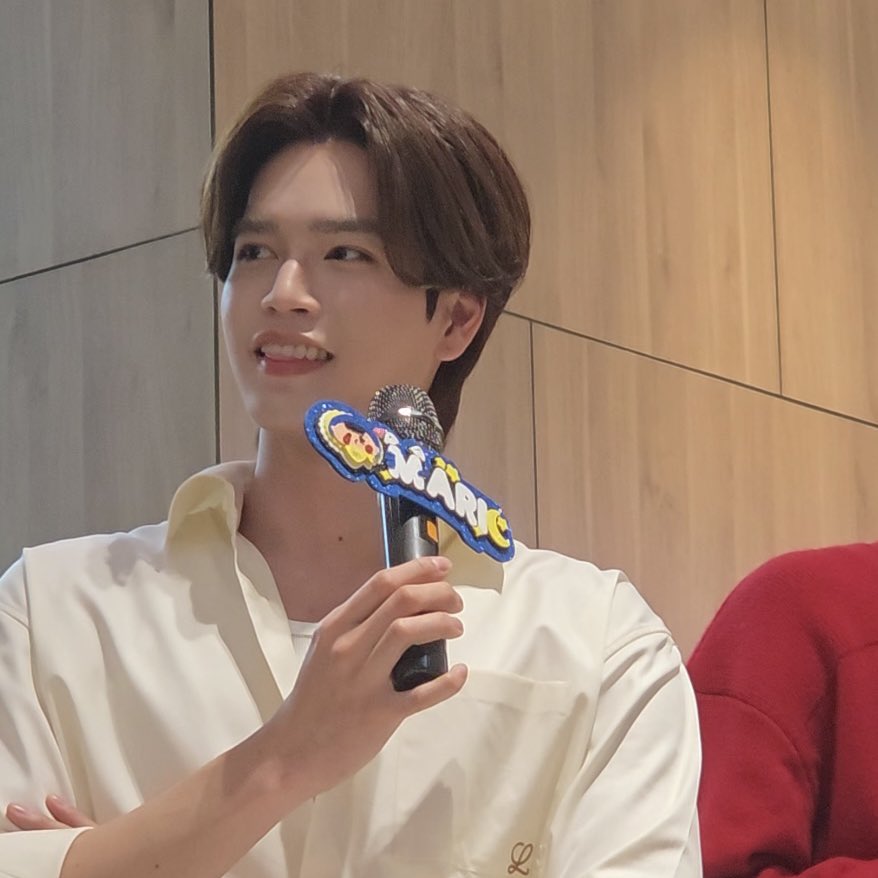 ℳ⋆𝜗𝜚 tweet media