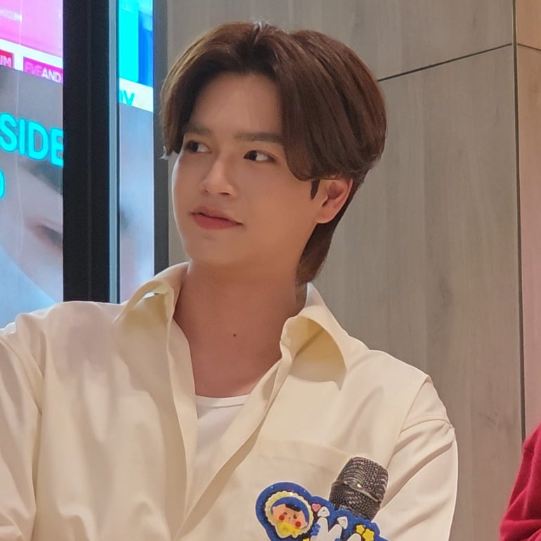 ℳ⋆𝜗𝜚 tweet media