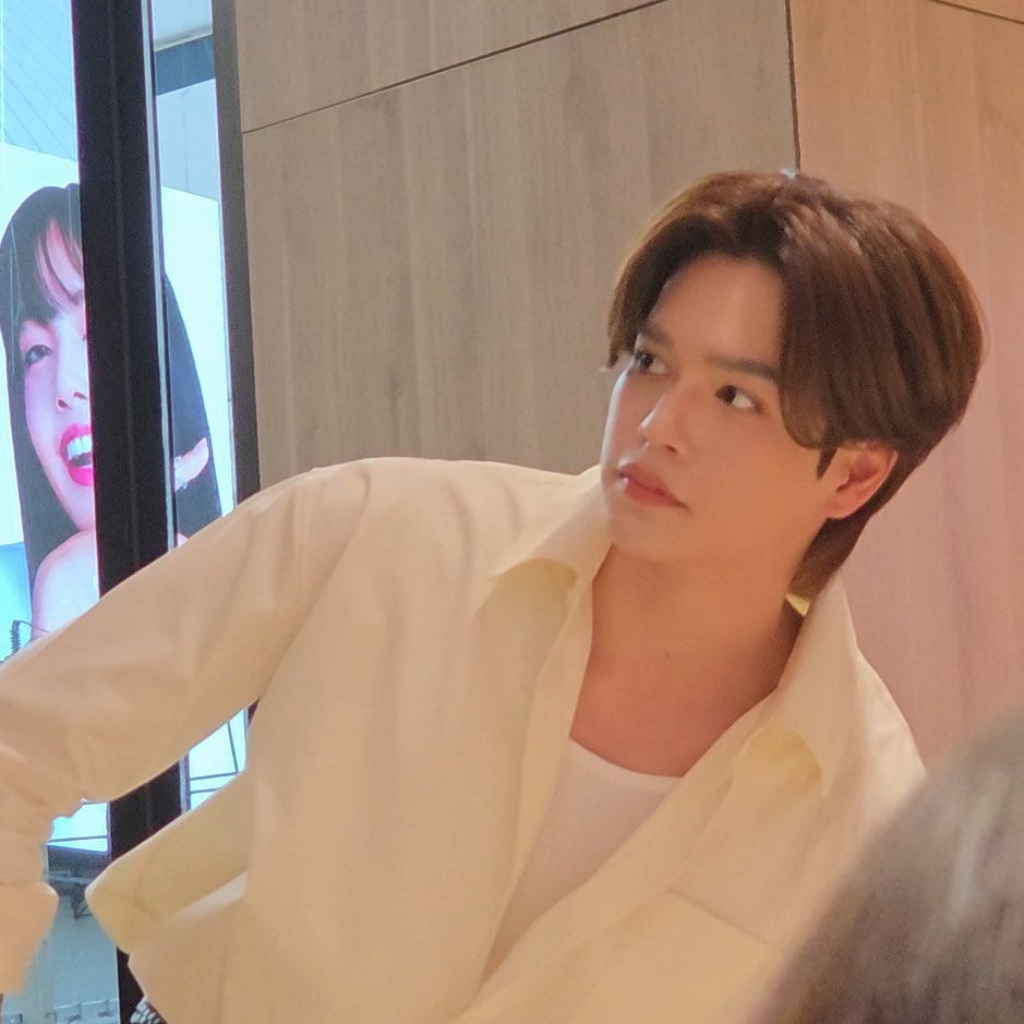 ℳ⋆𝜗𝜚 tweet media