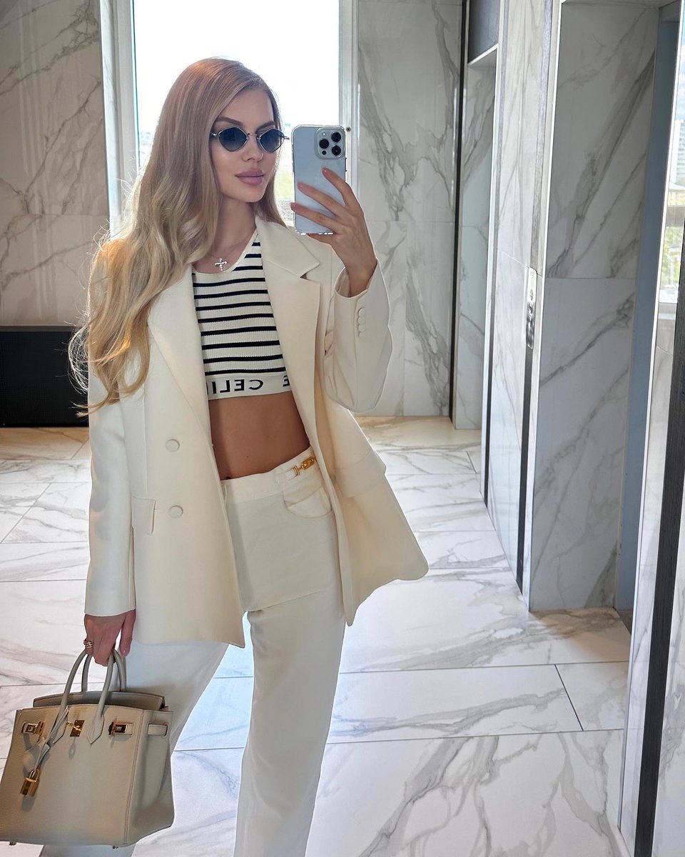 I used to think your slow replies meant you were being dismissive, but later I realized that you type out several drafts every time, only to send the shortest possible message, because you're afraid of saying too much or saying the wrong thing.