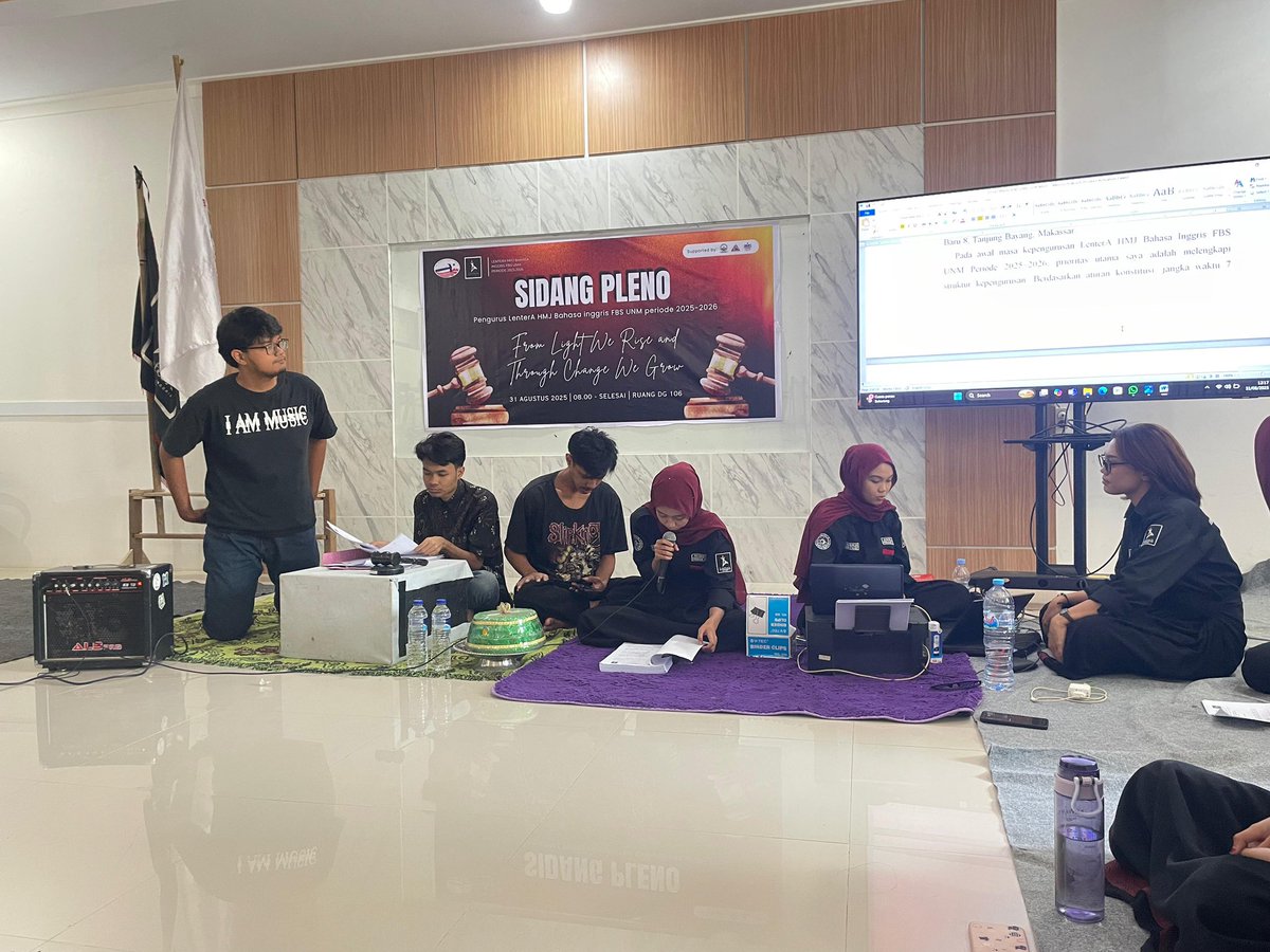 LenterAfbs's tweet photo. Sidang Pleno
LenterA HMJ Bahasa Inggris FBS UNM
Periode 2025-2026

Hari/Tanggal : Minggu, 31/08/2025
Waktu : 09.00 - Selesai
Tempat : Ruang DG 105

“From Light We Rise And Through Change We Grow”

#LenterAwillnotmakeyoufamous #SidangPlenoLenterA https://t.co/ToKayJpl8M