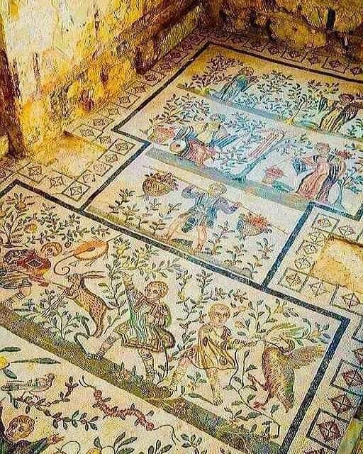 1,700 year-old breathtaking Roman mosaics in Sicily's Villa Romana del Casale. Pure ancient awe. Italy 🇮🇹