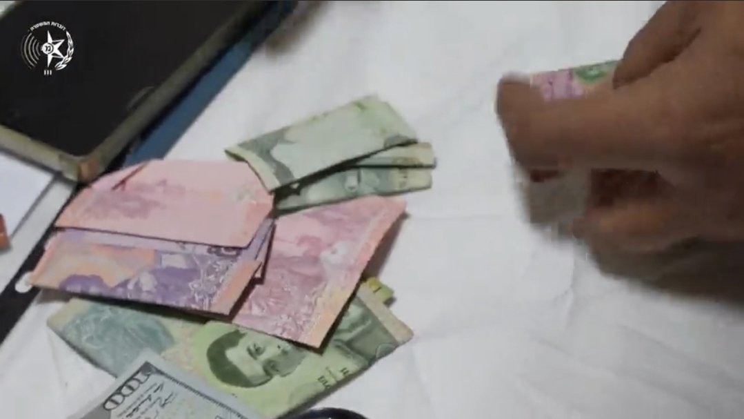 זה קצת עבר מתחת לראדר אתמול, אבל החקירה של המשטרה בה מעורבים בעלי חברות בנגב, בהם גם רופא מרהט, עבור תעשיית הברחות הרחפנים היא די מטורפת. בעצם, בעלי עסקים רכשו את הרחפנים מחברה שמוכרת רחפנים, קיבלו החזר מע"מ מהמדינה,  והעבריינים רכשו מהחברות את הרחפנים במזומן כדי להשתמש בהם