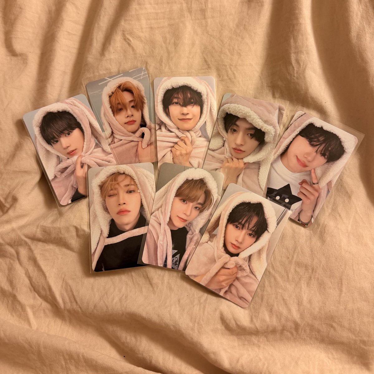 yourstrulyald1's tweet image. ALD1 Makestar Bunny Blanket POB COMPLETE! 🤩💕 交換してくれた皆さん、ありがとうございました 🙇‍♀️

Xinlong kamu paling sulit tp WE COMPLETED IT GUYS~ ✨

#ALD1 #ALPHADRIVEONE #ALPHADRIVEONE_EUPHORIA #EUPHORIA