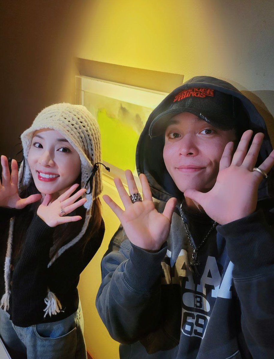 mongkimura's tweet image. ✋😀🤚 귀여워 ㅜ