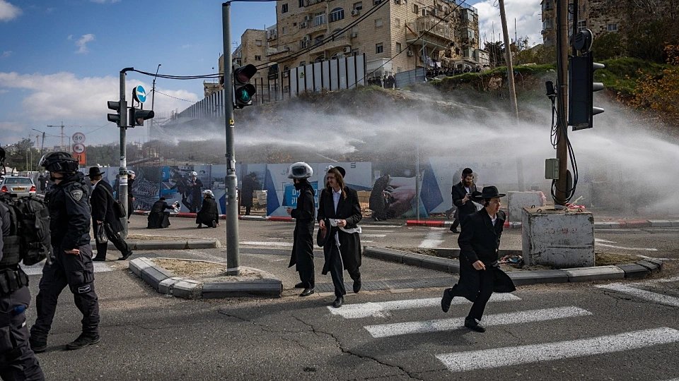 בג"ץ קבע: לא תבוצע נתיחה שלאחר המוות בתינוקות מהאסון בירושלים
bit.ly/49FH56w

<a href="/RotemGolan_/">רותם גולן – Rotem Golan</a> | <a href="/Yossi_eli/">Yossi Eli</a> 
(צילום: חיים גולדברג, פלאש 90)