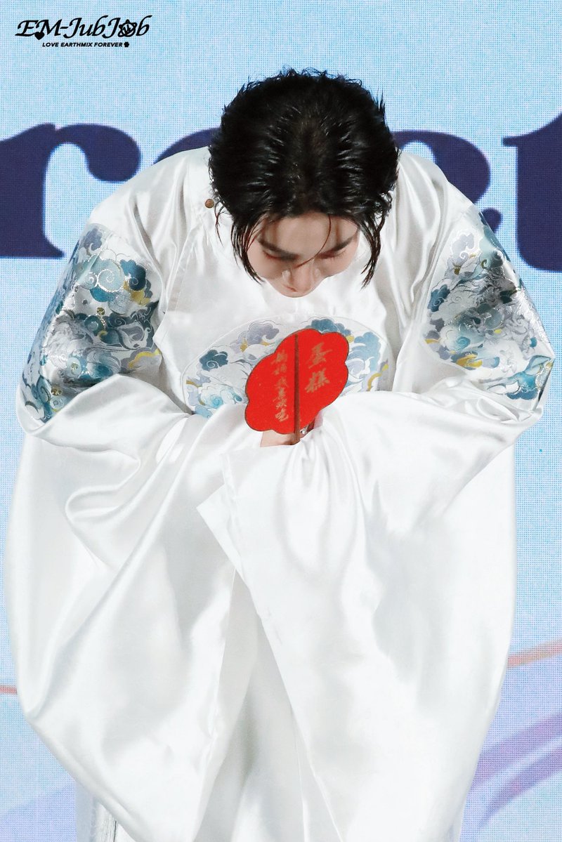 yibiliya's tweet image. Midnight Surprise～

 #Mix1stFMinShanghai
 #mixxiw @wixxiws