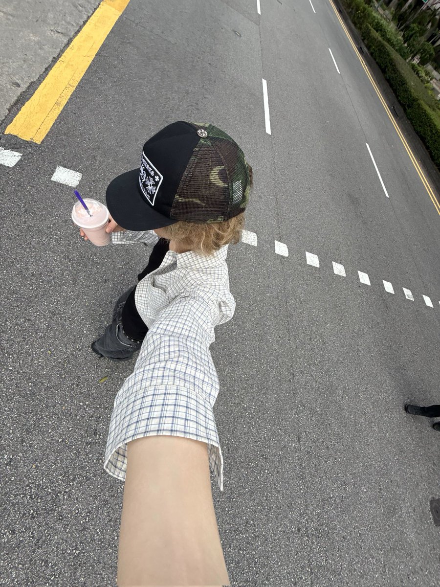 {✶} .. ’ a man full of “Charismatics” tweet media