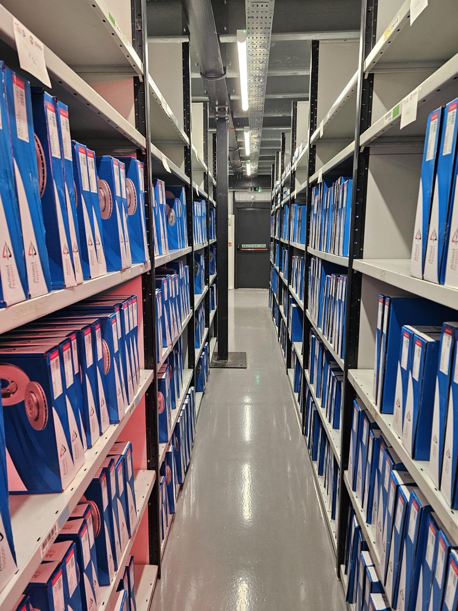 Not supposed to be announcing this yet...but it's just so exciting!
Jayar Boston....COMING SOON!
New shelves being stocked right now!
(for future reference...never trust me with a secret, its a flaw, I'm working on it😜)
#Bostonuk #Lincolnshire