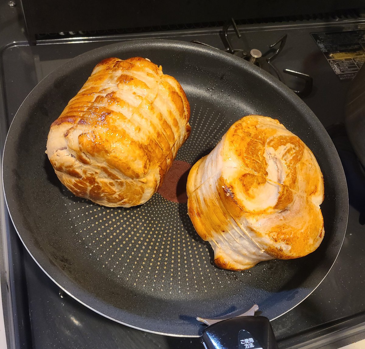 二郎系にお冷やはOK
黒烏龍茶はgood
りんごジュースはPerfect!

食後に熱いお茶は超完璧です‼️‼️‼️‼️‼️