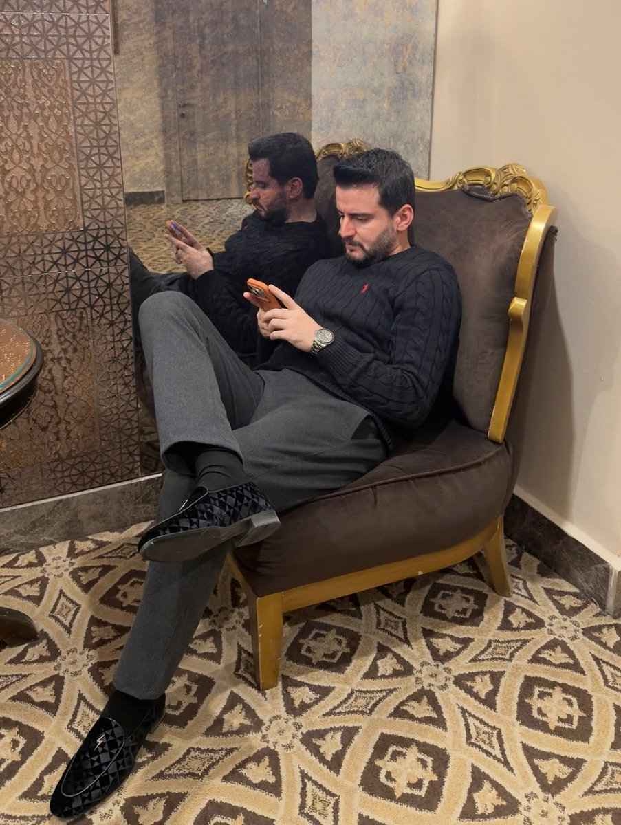 Türk efendim asil ayaklarınıza masaj yapar mıyım?

May I serve you Turkish Master?

#mentaplay #mnwo #türksahip #türkefendi #efendi