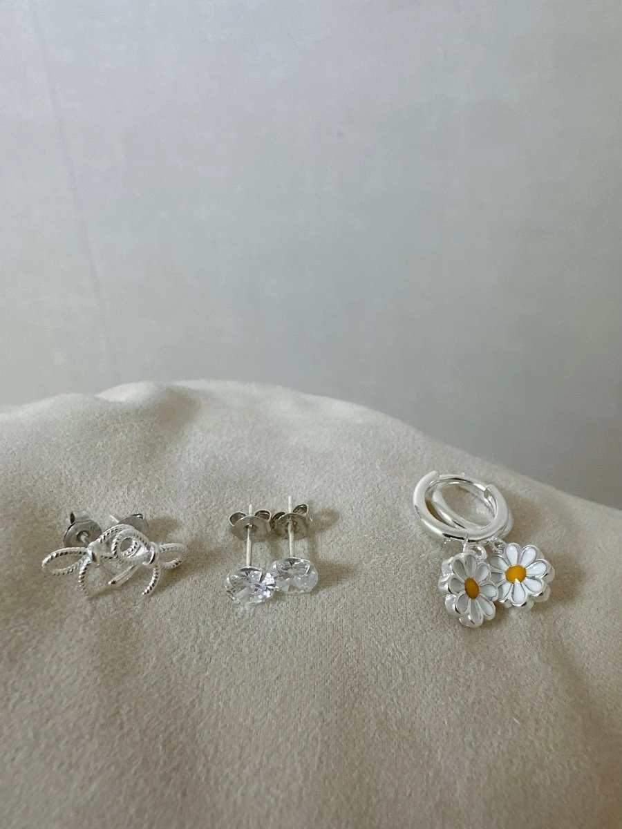 InesBasic01's tweet image. Kolczyki sztyfty z cyrkonią 
💥Kupisz tu: s.click.aliexpress.com/e/_c3hczGtt