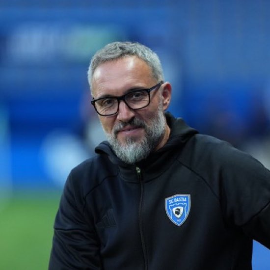 talkmetz's tweet photo. Benoît Tavenot avait commencé la saison 2025-26 de Ligue 2 avec 0 victoire sur les 11 premiers matchs avec le SC Bastia

@FlashscoreFR https://t.co/A9FxPKrpcQ