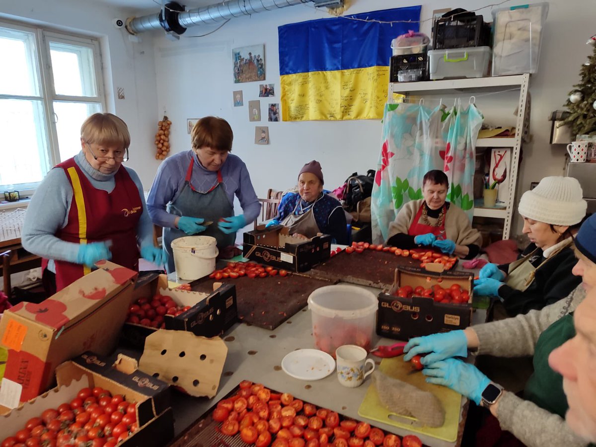 Lviv Volunteer Kitchen tweet media