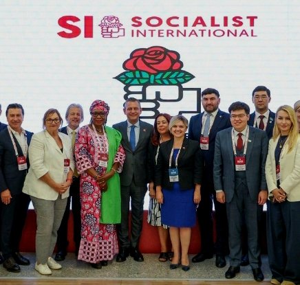 manizm01's tweet image. 7) Diğer taraftan Türklüğün uyanmasını istemiyen bir #emperyal kültür ve onların beslediği "iç ihanet" grupları, #solcular, #dinciler, bu bataklıktan beslenen #bölücüler, birde tepedeki ihanetten beslenen "kapı kulları" var
Aydınlanmayı engellemek için her yolu deniyorlar..