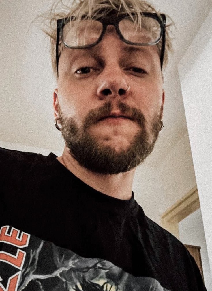 #ваняцест

Да я могу решить
все твои проблемы!

                                                      У меня их нет

Я создам