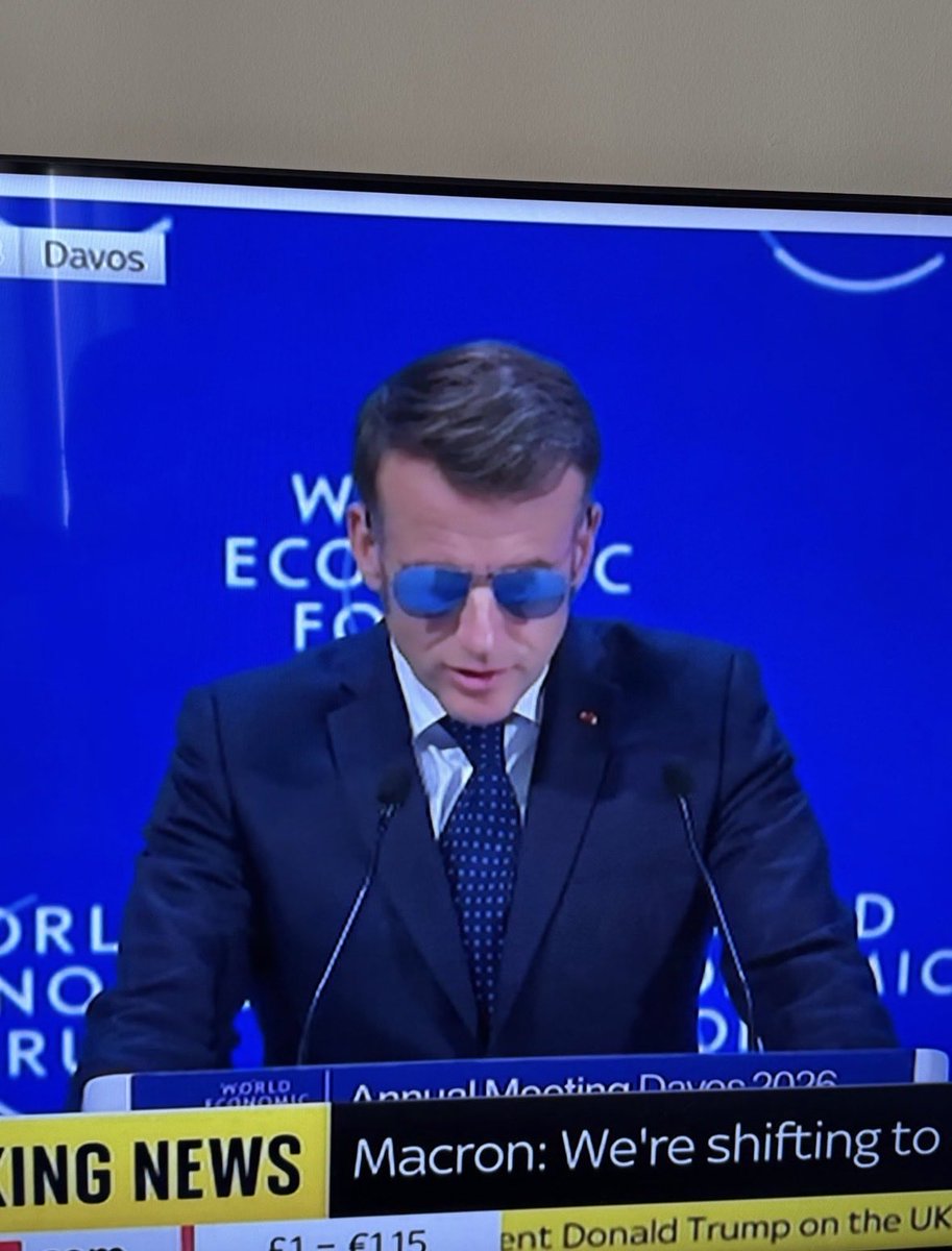 Gojko26cm's tweet photo. Kad doruckujes sa roditeljima, a noc pre si se rasrafio i spavao 45 min https://t.co/35bNe0oWKr