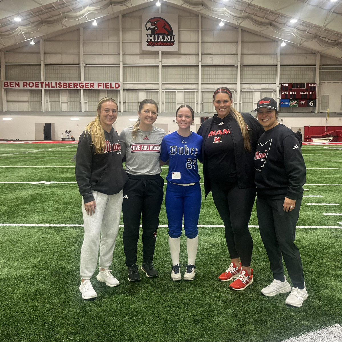 LadyDukes2011's tweet image. Notre Dame ✔️
Miami of Ohio ✔️

@Kinslee_2029 and @Gabby_24_2029 hit the road this weekend and attended the @NDsoftball camp and Gabby also attended the @MiamiOH_SB camp!  They received excellent feedback and many compliments!  Way to work, ladies!
