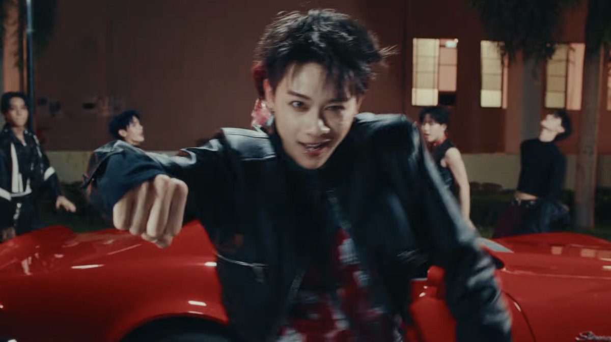 mmmile_1515's tweet image. คิดอยู่นานมากว่าใคร เหมือนไม่เคยเห็นหน้า คนต้องท่องชื่อdice ทีละคน นี่อ๊อตโต้หรอ ไม่เคยเห็นน้องถอดแว่น ป้าให้เลย