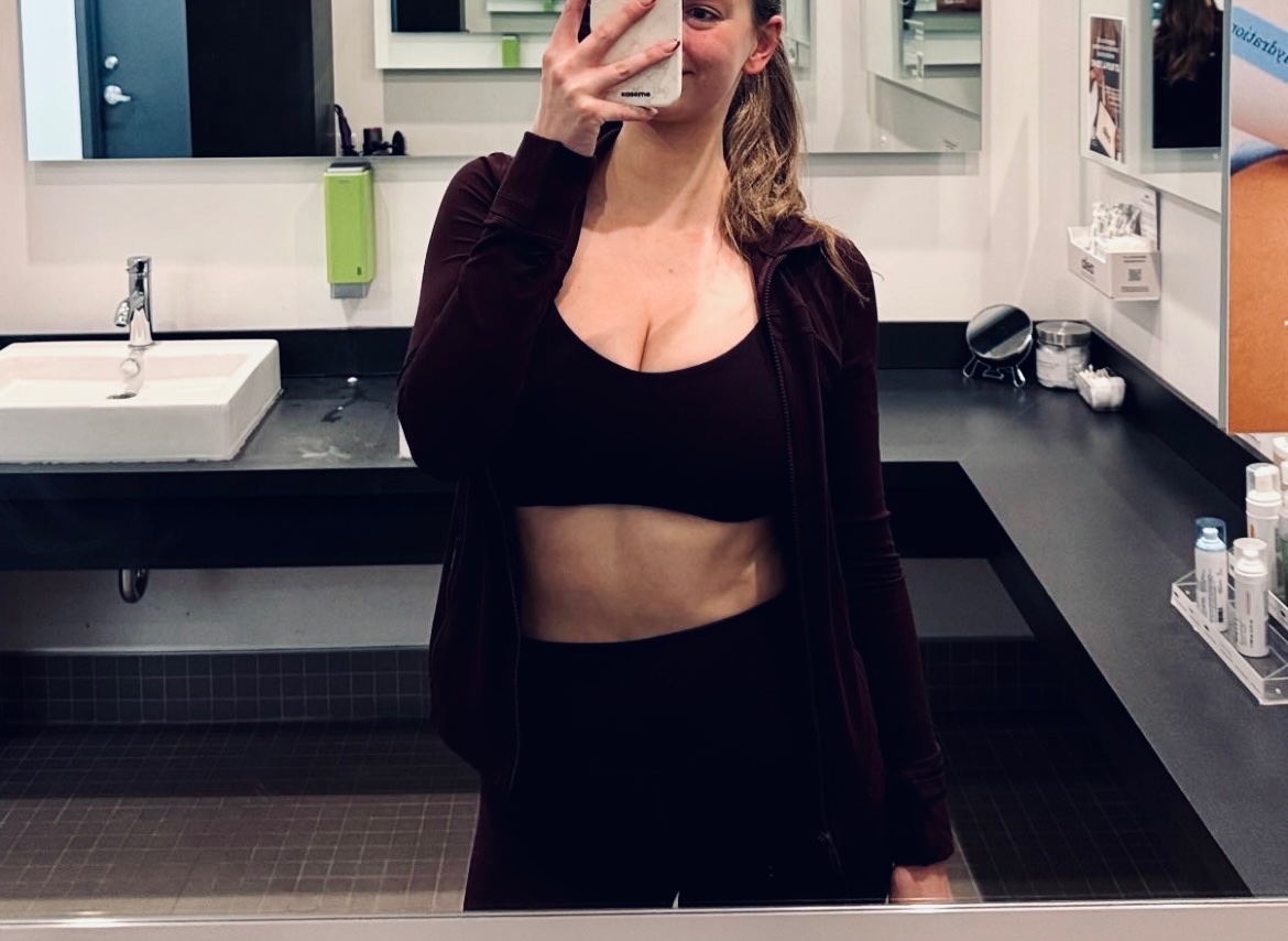 plum colored lulus <3