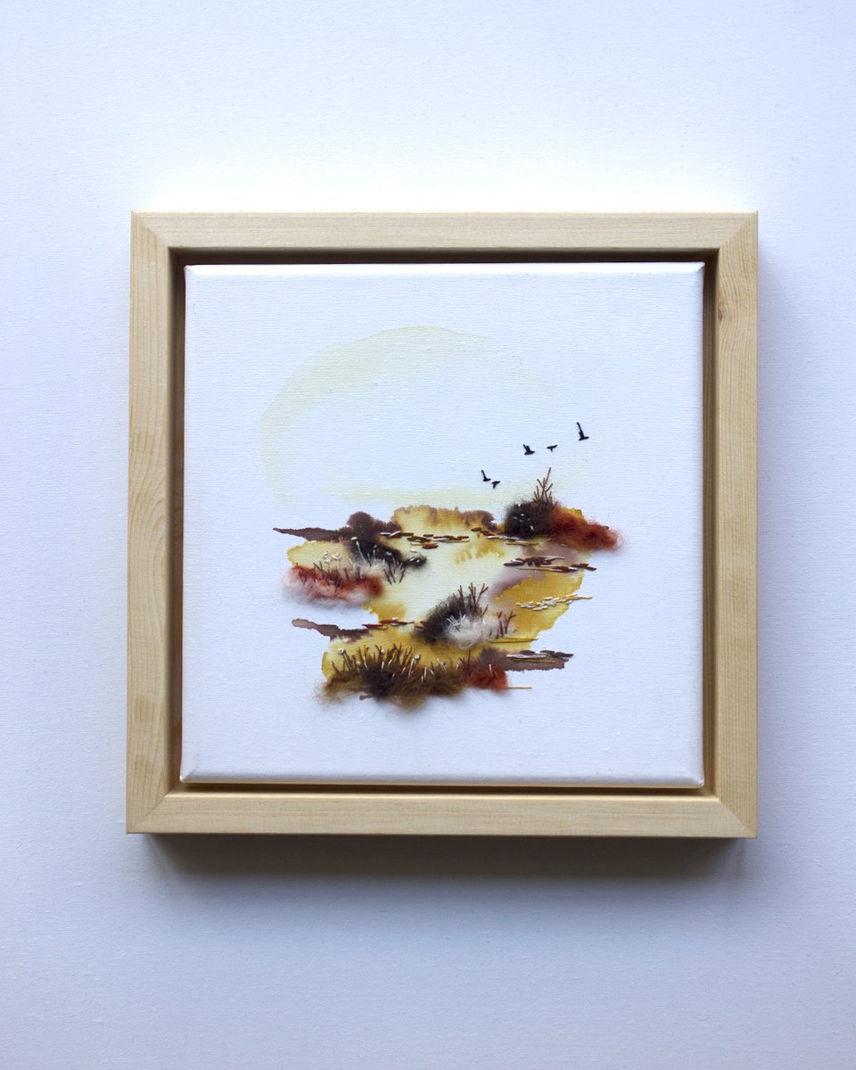 Como os comenté la semana pasada, he estado trabajando en estos "Paisajes en suspensión". 
Cuatro pintados y bordados a mano y enmarcados en caja americana.
Cada pieza es única, tenéis todos los detalles de cada una en mi web ♥.