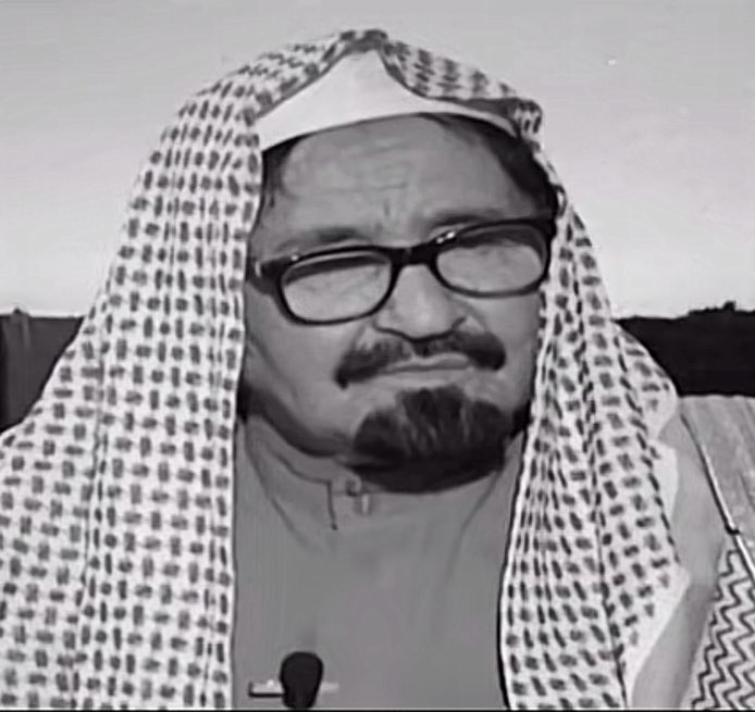 raa_6444's tweet photo. عندما تقدم بالسن الشاعر سحلي العواي البرازي قام الشاعر فلاح العراك رحمهم الله بزيارته فوجده يصلي فتمثل بهذه الابيات : 

هالسنة ياحسين سحلي يبا الجنّة
قام يبطي في صلاته وتسبيحه

عاف زينات العذارى وعافنّه
والهوى كبّه وسلّم مفاتيحه

عقب ما خرس العيون يتمننه
انكرنّه يوم شافن ادويبيحه https://t.co/nqG1IAUyQo