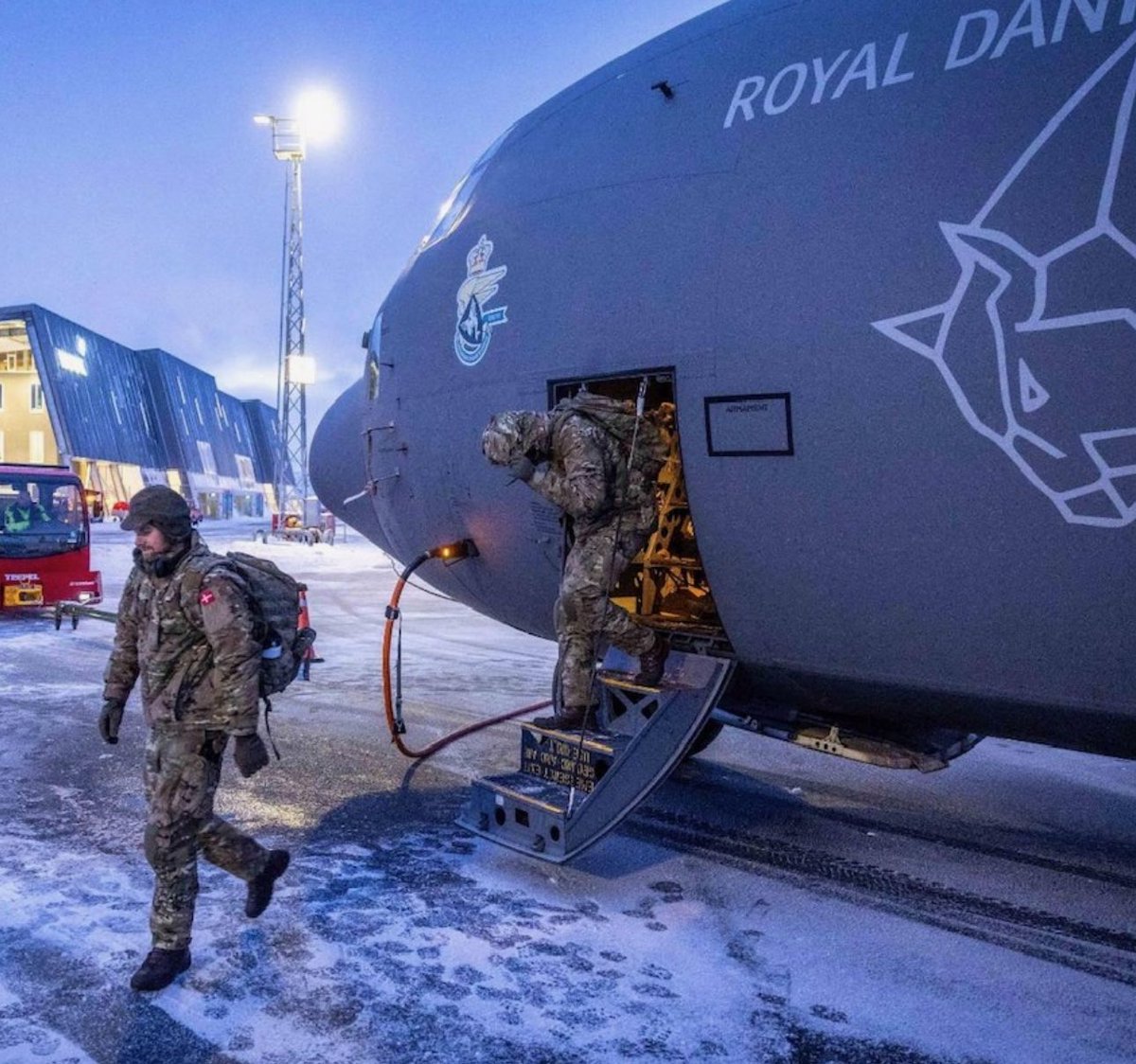 visegrad24's tweet image. The Danish Air Force is transporting more and more soldiers to Greenland