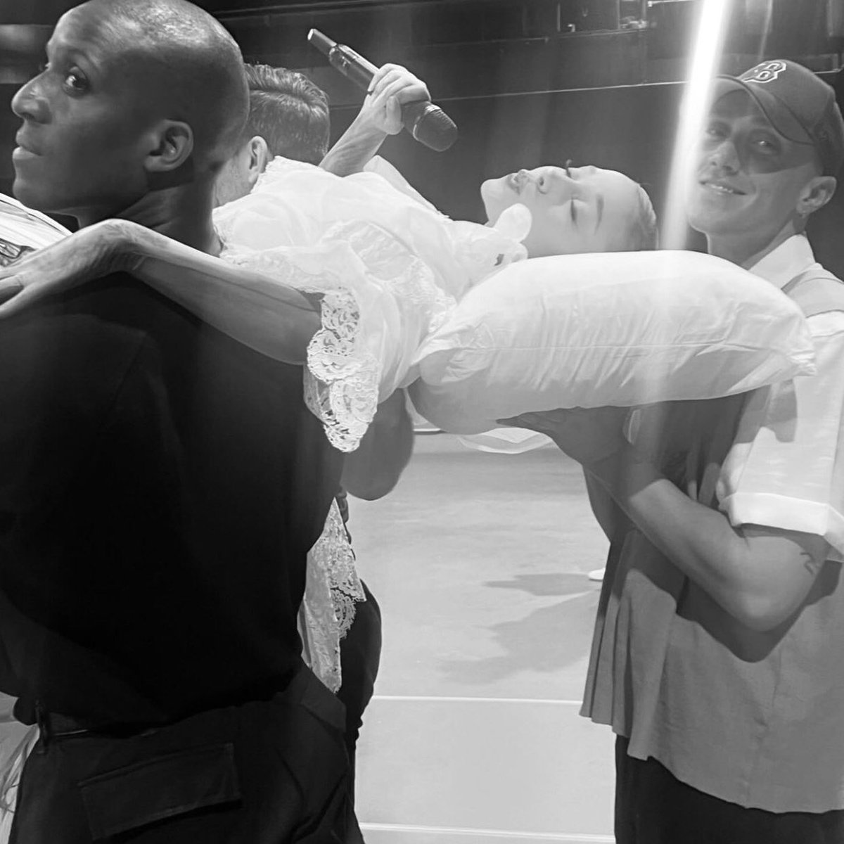 acervoarii's tweet image. 🚨 Ariana Grande divulga imagens dos ensaios da The eternal sunshine tour