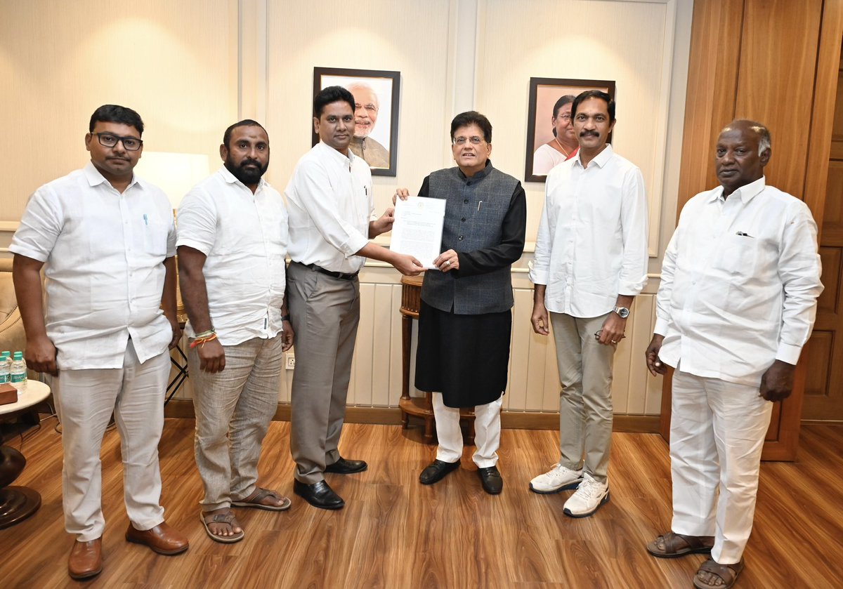 Privileged to meet Shri Piyush Goyal Ji, Hon’ble Minister of Commerce &amp; Industry, with farmer leaders to discuss the FCV tobacco community’s concerns over the steep rise in excise duty &amp; GST. Grateful for his positive response.