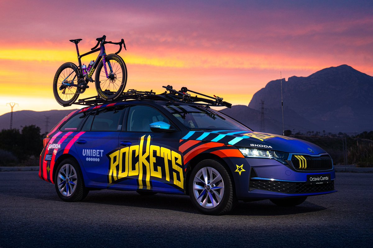 The Rockets team car on his way to the first race!