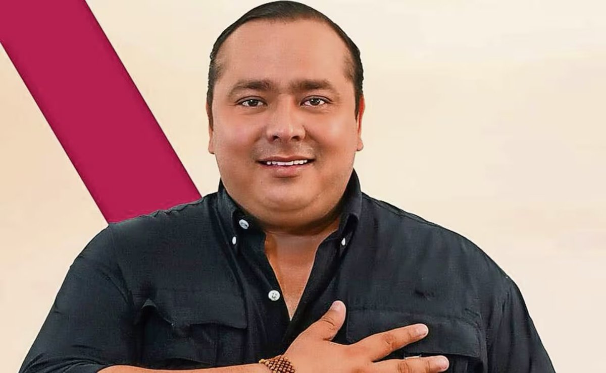 Compró un auto último modelo, se lo regaló a su papá Andrés Carballo Bustamante, exalcalde y exdiputado priista… y lo facturó al Ayuntamiento. 

Sí, es de <a href="/PartidoMorenaMx/">Morena</a>. El alcalde de Pichucalco, Chiapas, Andrés Carballo Córdova, usó recursos públicos para quedar bien en