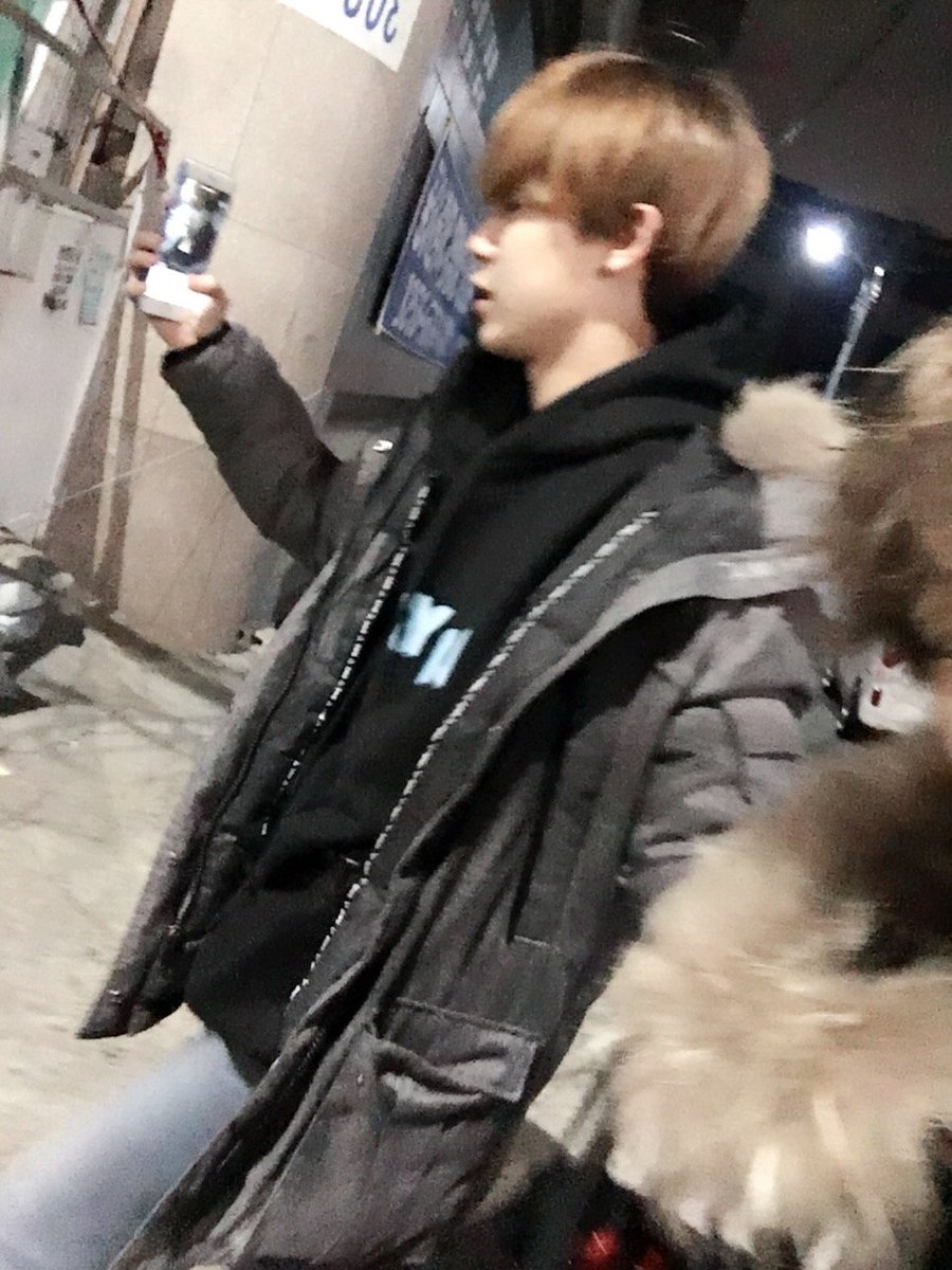 joochstar's tweet image. He took bunch of selfies that day huh