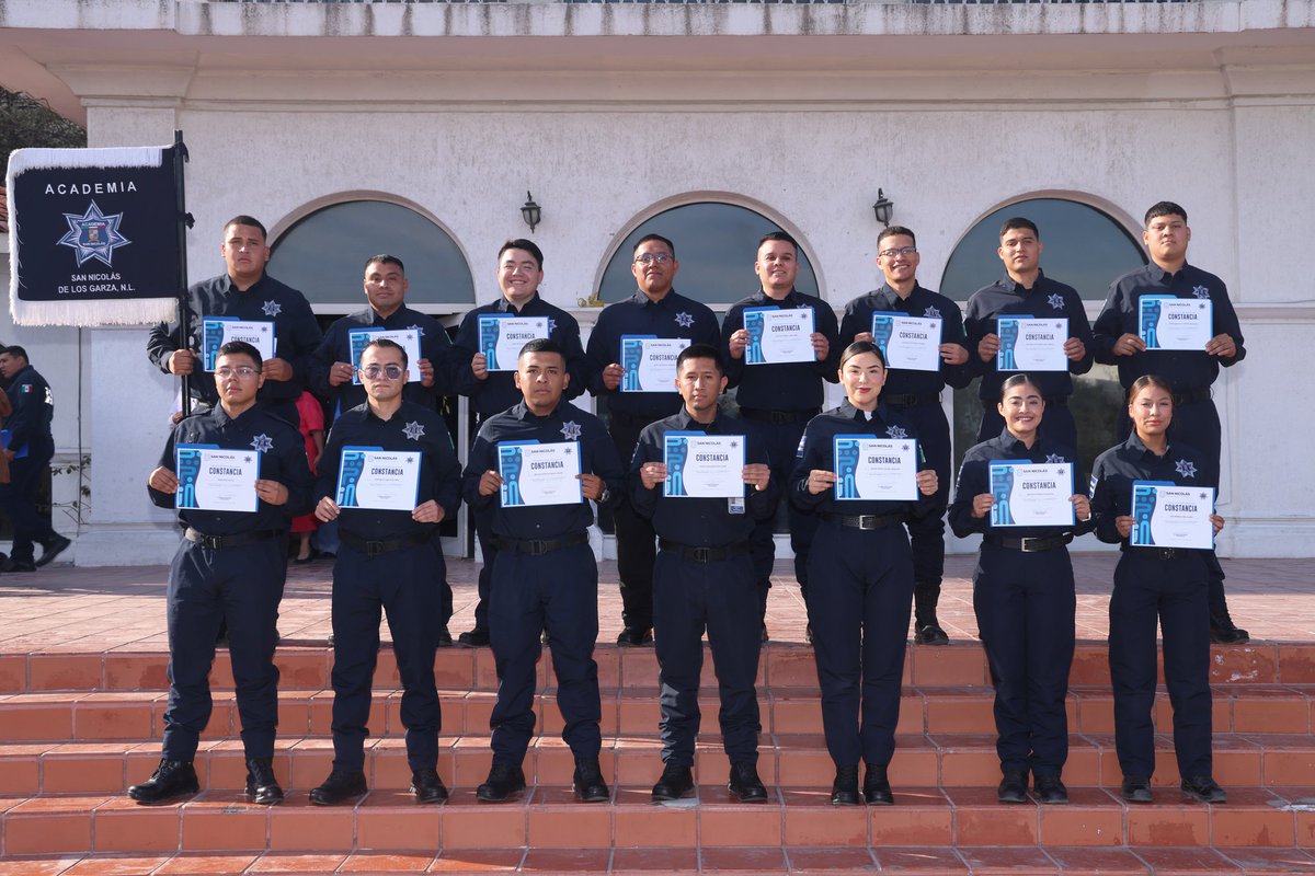 #Infórmate | Recordando  la gran labor que realiza la Policía de San Nicolás, el Alcalde @Danie <a href="/danie/">Danie</a>l_carrillo, tomó protesta a 31 nuevos elementos que se integran a la corporación de proximidad, siendo el primer acercamiento con los ciudadanos. 
365informativo.com/post/integra-s…