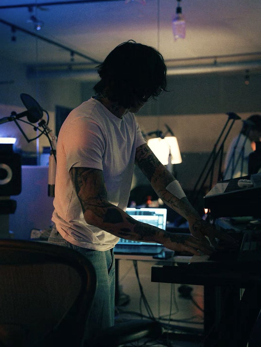 cgarettes's tweet image. Hard-working mind with a critical edge.