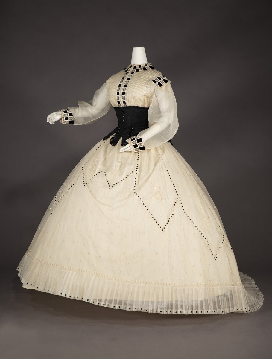 wikivictorian's tweet image. Afternoon dress, 1865-68. Kobe Fashion Museum.