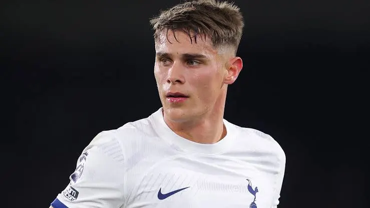 StoneBarca's tweet photo. Ibrahima Konaté is set to join Paris Saint-Germain
Micky van de Ven is expected to replace Konaté, as Liverpool seeks a left-footed center back.
#thfc #psg #thfcbvb #bvb https://t.co/oSU9I0geSH