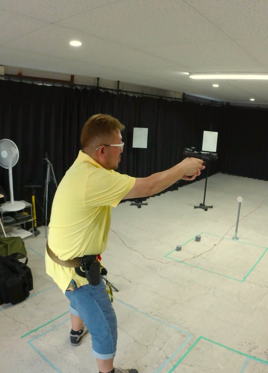 tac_radio's tweet image. #唐突に射撃姿勢を上げる  
 #レミン党 #HOLOSUN