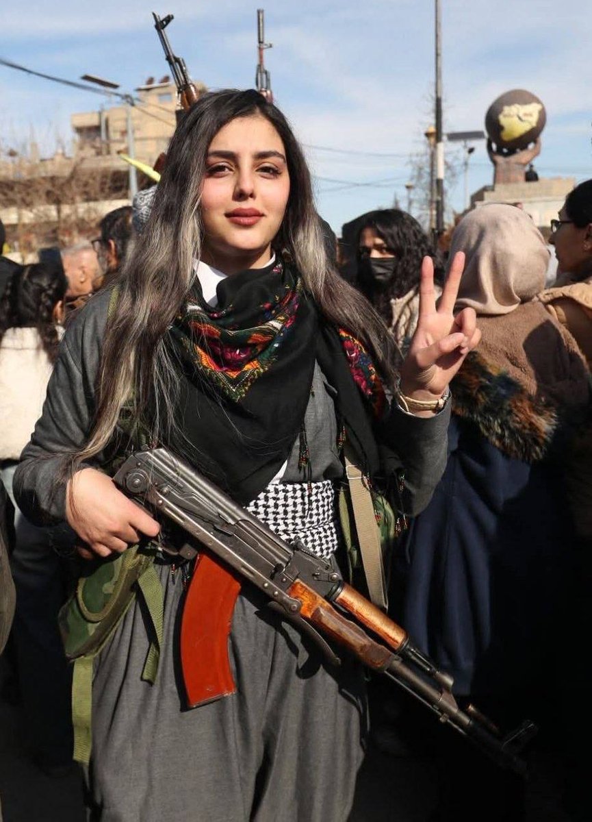 why_kurdoloo's tweet image. 📍Bi Xwedê, em Kurd in, em mezin in!