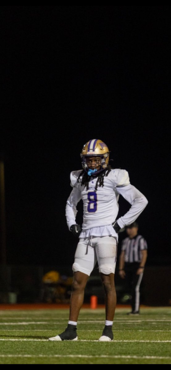 johnwickzz1k's tweet photo. Due to unfortunate circumstances I will be graduating from Butler this spring semester💜. This isn’t a setback this is God’s plan. Recruitment is 10000% open still looking for a place to call home❗️APB2TMH @IWILLSTILLRISE @tyson_andrus @Coach_JL51 @CoachNiccum66 @ButlerGrizzlyFB https://t.co/cRpQMFYnEz