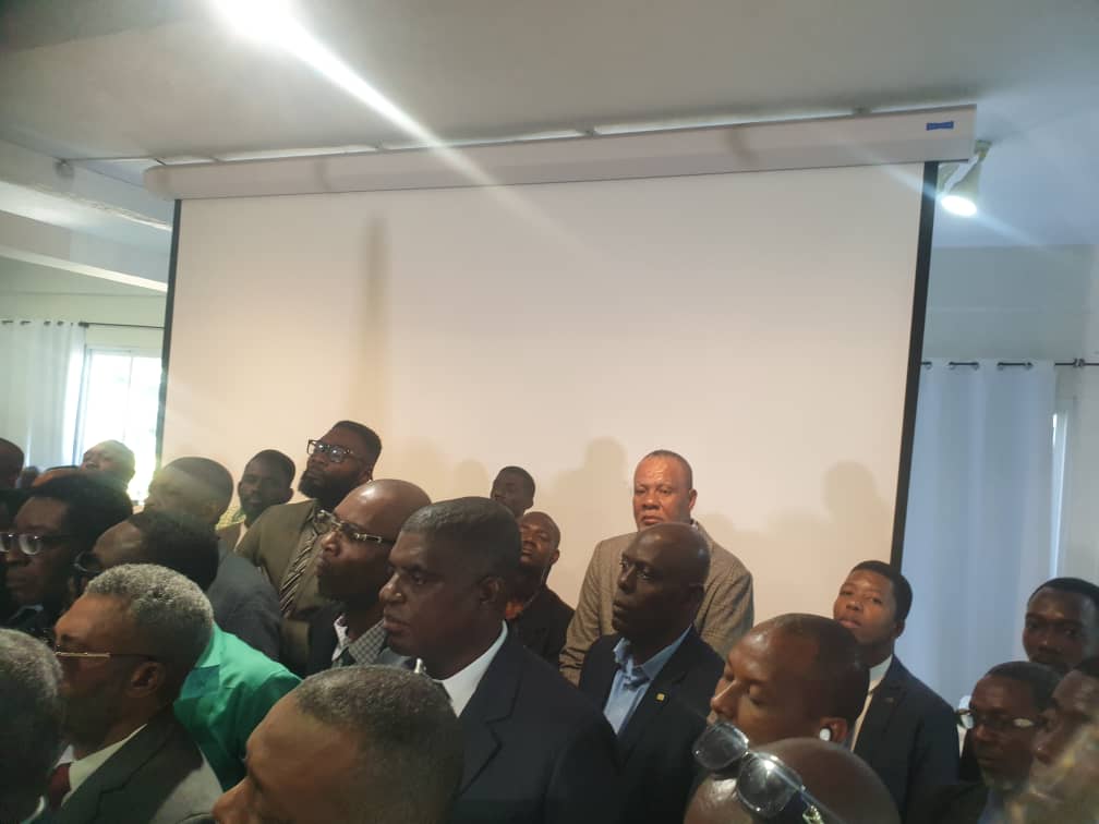 Biwo Politik Ansyen Depite Jean Fenel THANIS salye gwo jefò ki fèt atravè plizyè gwoupman politik ki tande demand pèp la ki mande pou gouvènans peyi a dirije atravè Lakou Kasasyon apati 7 fev pwochen. Initiative 24  Avril 2025, Akò Karibe, Opozisyon Pliryèl, DEFHI... Bon travay