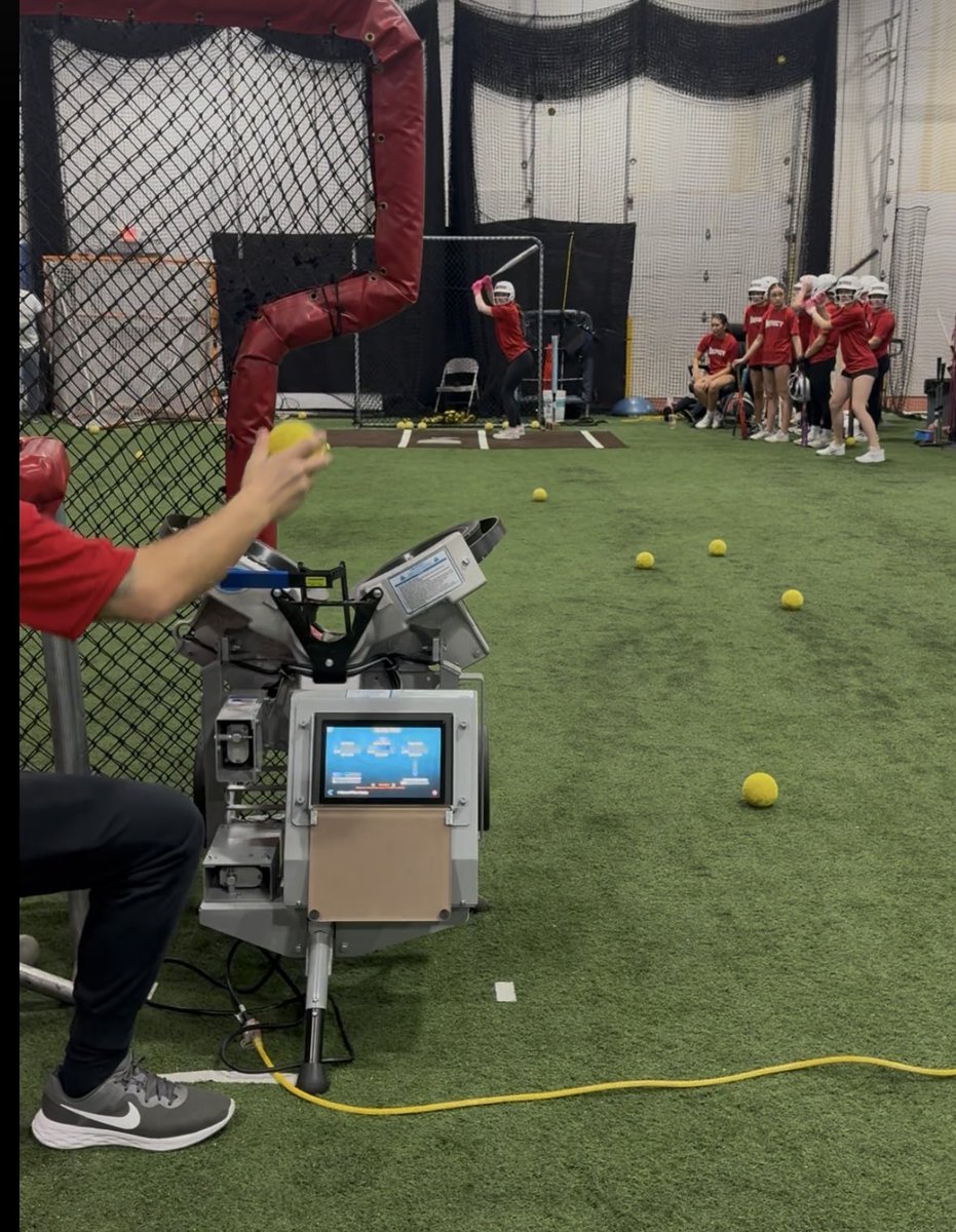 GAImpact_2930yh's tweet photo. Excited to be spending the winter learning from the best @martin_lincoln. These 13-15 year olds are on a journey and understand it’s a marathon, not a sprint. Also, that Hack Attack is 🔥🔥🔥
@MakenzieDavis41 @Sophiaburkhead5 
@AlexH2030 @chloeL91013 https://t.co/n4sLpl5JnW