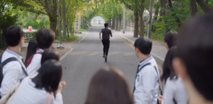 fromthescenes's tweet photo. jaegyu couldn't look at bom because of her beauty, he's such a coward 😭
#springfeverep6 https://t.co/LcTVp96ah4